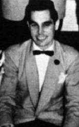 �A���E�W���[�_��