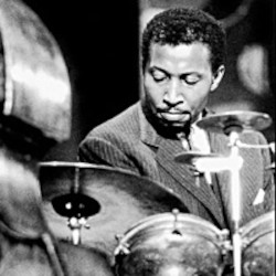 �R�j�[�E�P�C