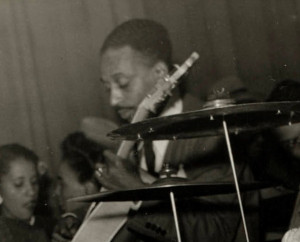 �R�j�[�E�E�F�C�����C�g