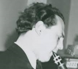 �G���X�E�z�[��