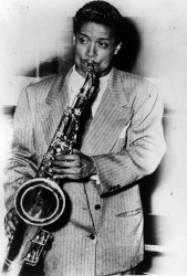 �g���E�A�[�`��